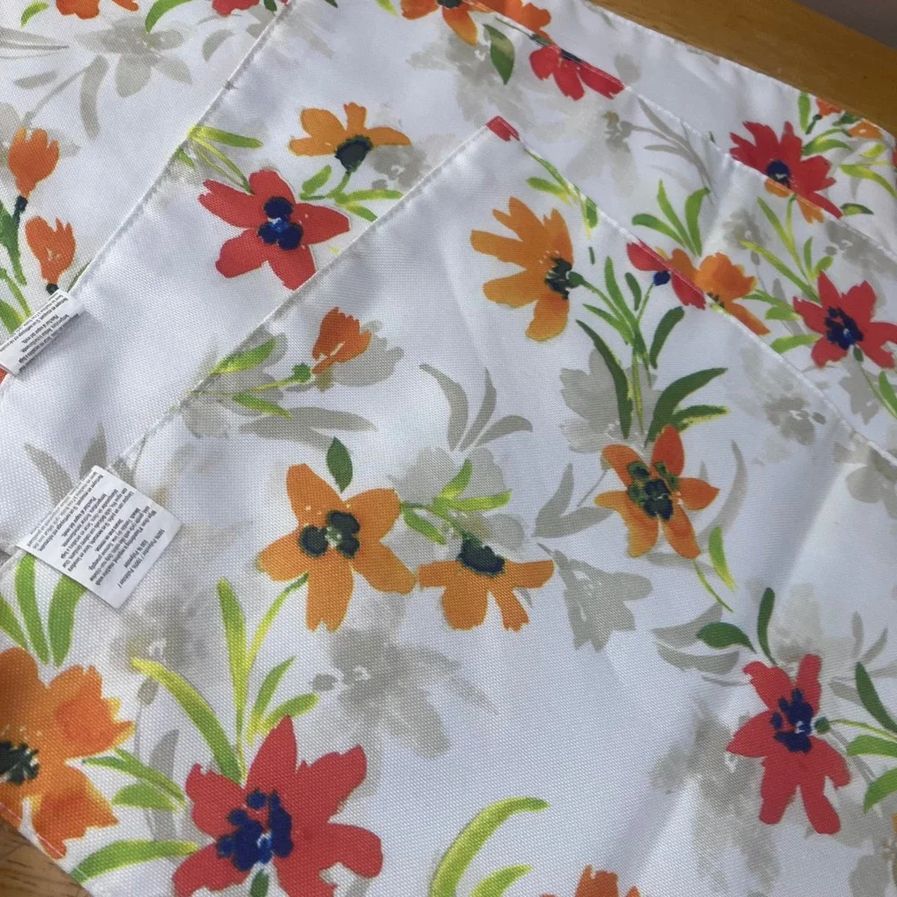 Fiesta Floral Placemats Set of 4 White Orange Red Watercolor Breezy Floral 18x13